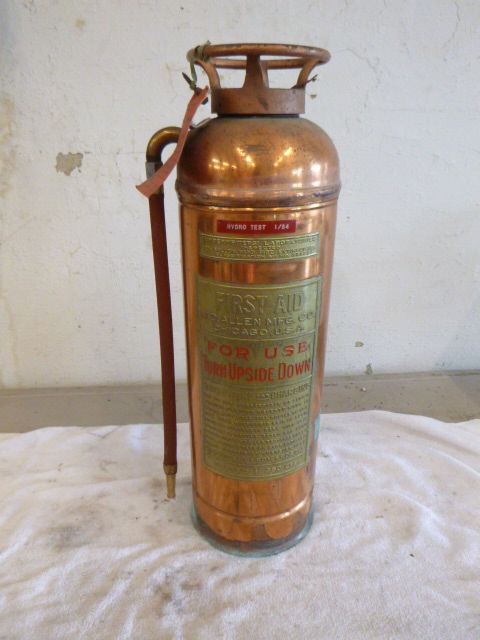 lot 21 image: Vintage 2 12 Gallon Hand Fire Extinguisher