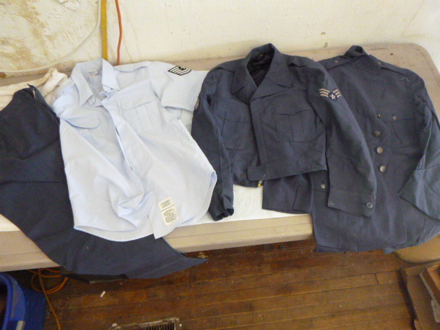 lot 37 image: U.S. Air Force Uniform