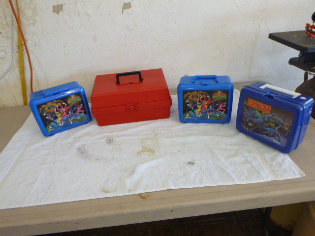 lot 48 image: 3 Lunch Boxes with Thermoses