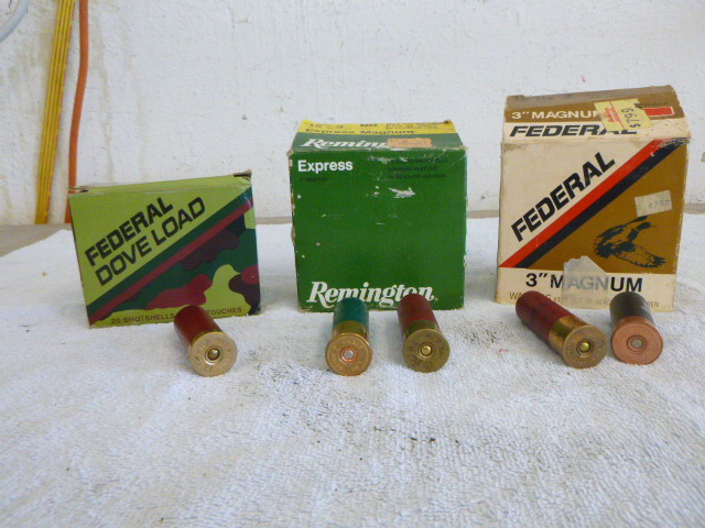 lot 54 image: 12 Gauge Shot Guns Shells
