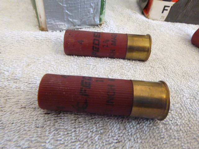 lot 56 image: 12 Gauge Shot Guns Shells