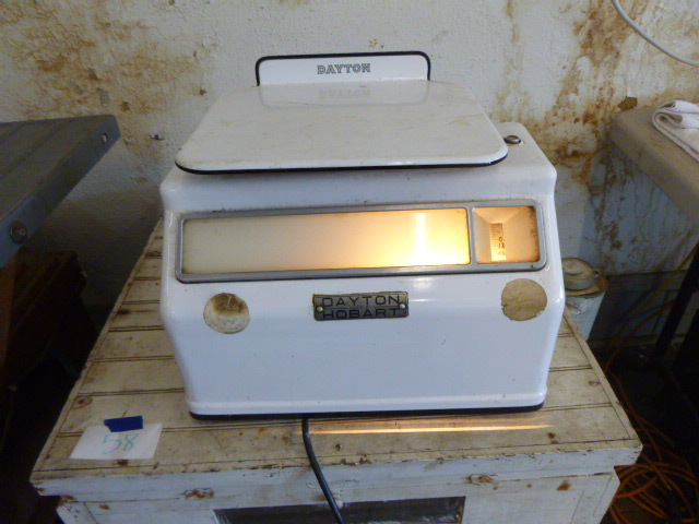 lot 59 image: Vintage Dayton Hobart Scale