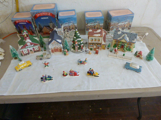 lot 75 image: Dickensville Collectibles Christmas Village