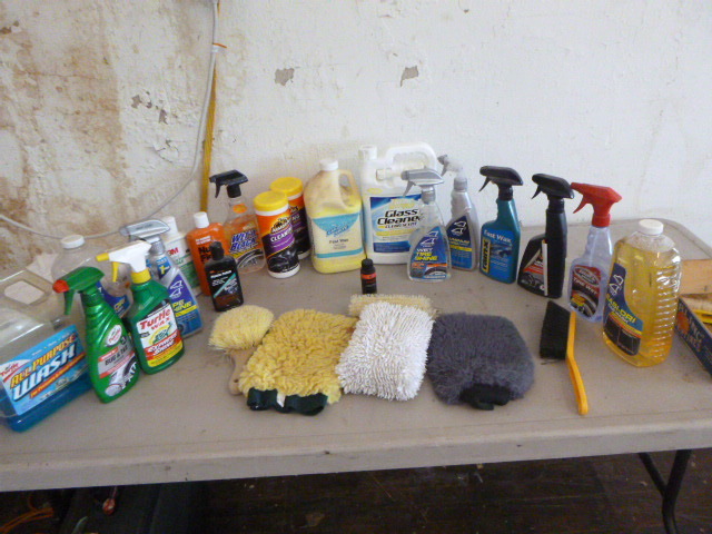 lot 84 image: Car Cleaning Items