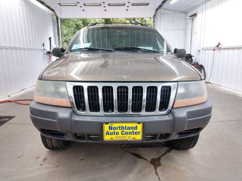 lot 4 image: 2001 Jeep Grand Cherokee Laredo  4WD