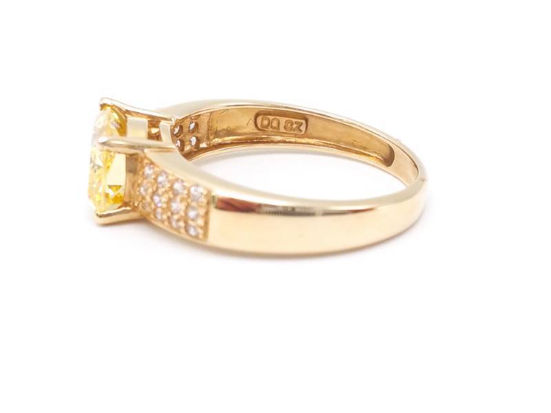 lot 14 image: Gorgeous Citrine and White Sapphire Estate Ring in 14k Yellow Gold