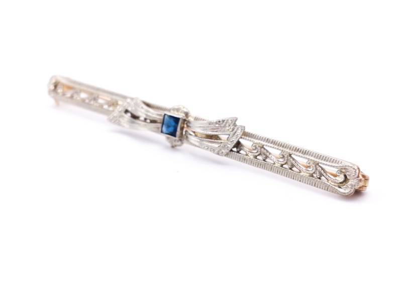 lot 40 image: Art Deco Blue Sapphire Estate Bar Pin in 10k White Gold