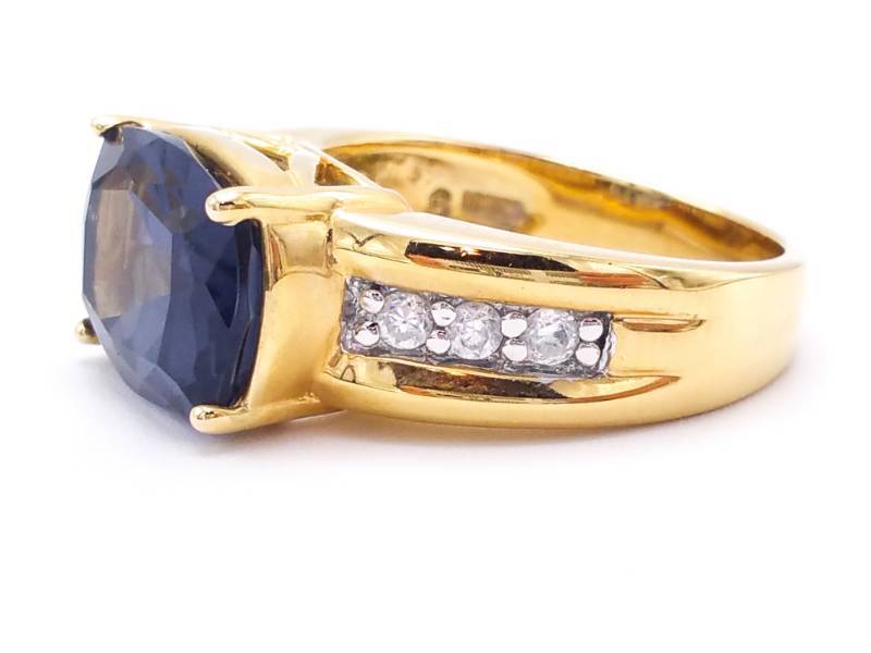 lot 44 image: Gorgeous Ladies Estate Ring in Gold over Sterling Silver