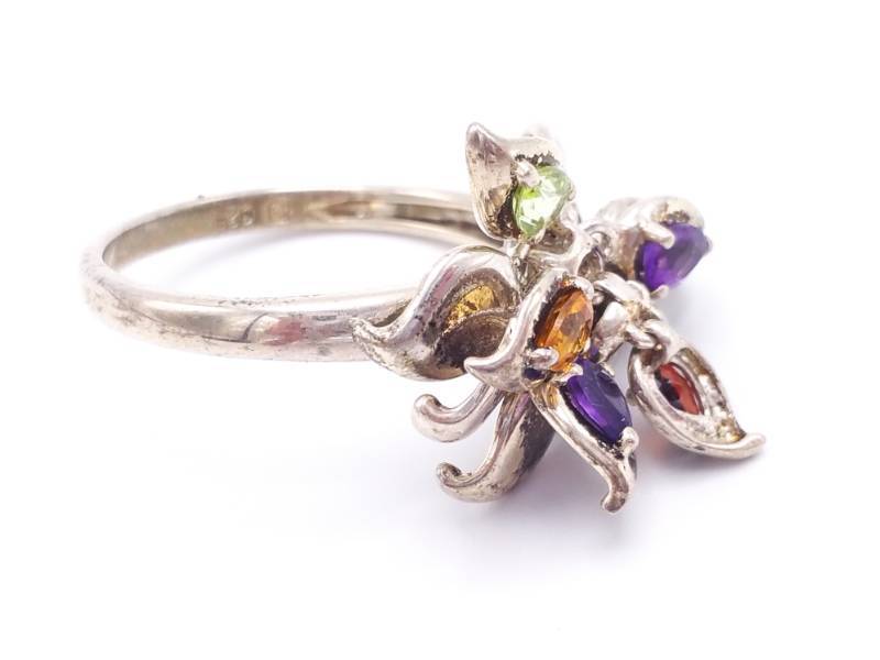lot 52 image: Unique, Moving Multi Gemstone Estate Ring in Sterling Silver