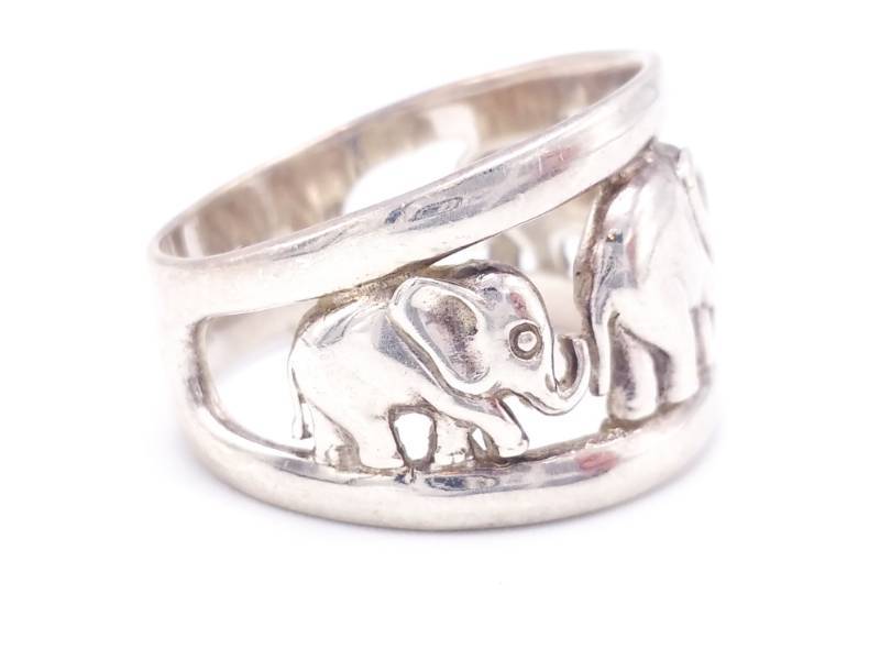 lot 57 image: Elephant Motif Sterling Silver Estate Ring