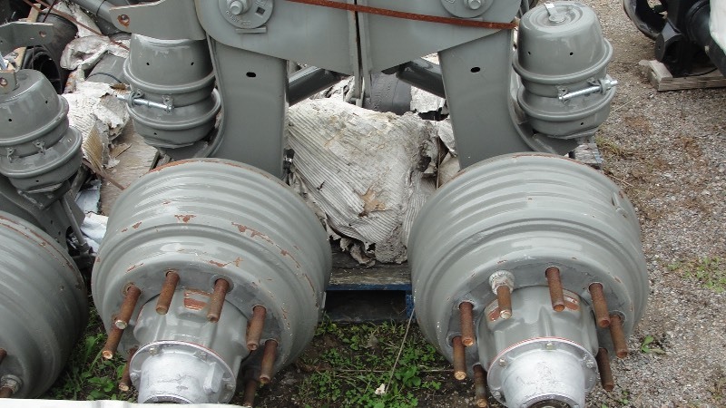 lot 8 image: 2-  Hendrickson AANT 23K 77.5 track 14 ride height AXLE W AIR BAGS
