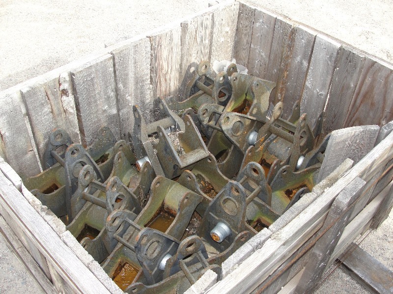 lot 20 image: 1  PALLET HUTCH CH900 SPRING RIDE SUSPENSION KITS