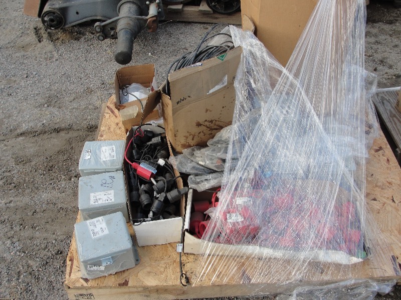 lot 27 image: ELECTRICAL BOXES  AIRLINE  WIRING HARNESS