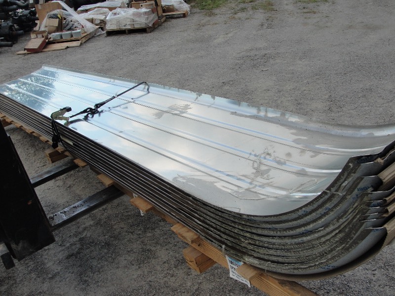 lot 44 image: 2 - 16 GA. x 25.00W x 173.00L  2 RIBS  304 STAINLESS STEEL FENDERS