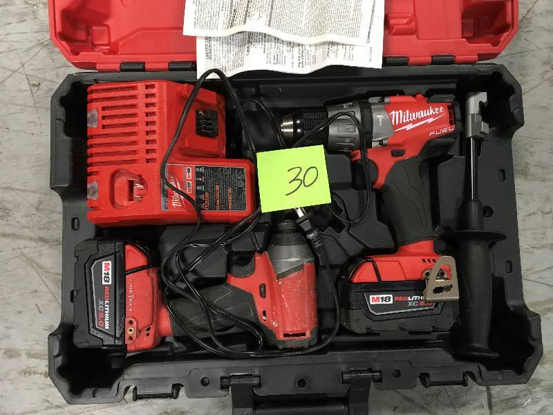 Milwaukee 2704-20 M18 Fuel 12 Hammer DrillDriver 2 BATTERY AND CHARGER SLIGHTLY USED in good condition