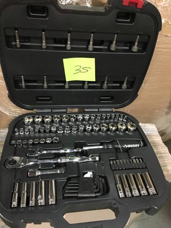 Husky Mechanics Tool Set (92-Piece) in good condition