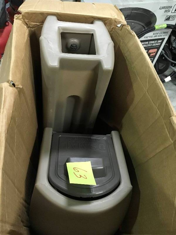 Step2 Mail Master Streamline Mocha OverPost Mounted Plastic Mailbox in good condition