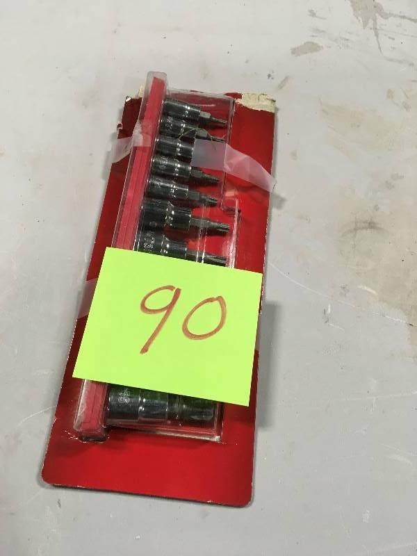 Husky 14 and 38 in. Drive Torx Bit Socket Set (11-Piece) in good condition