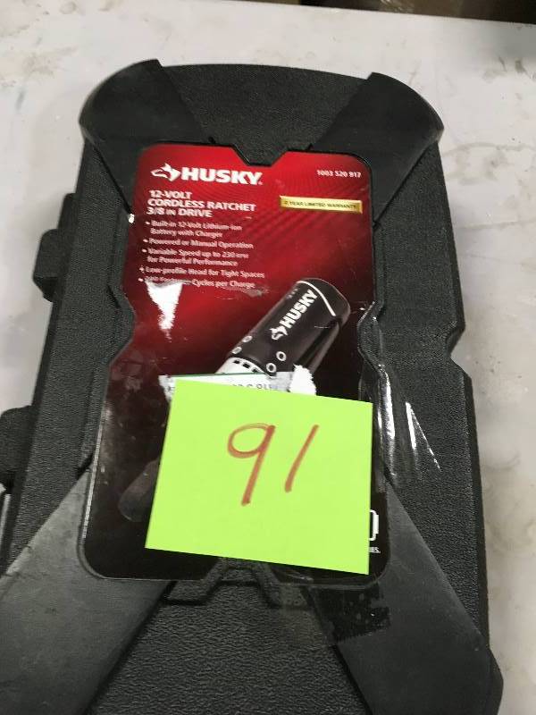 Husky 38 in. Drive 12-Volt Lithium Ion Cordless Ratchet in good condition