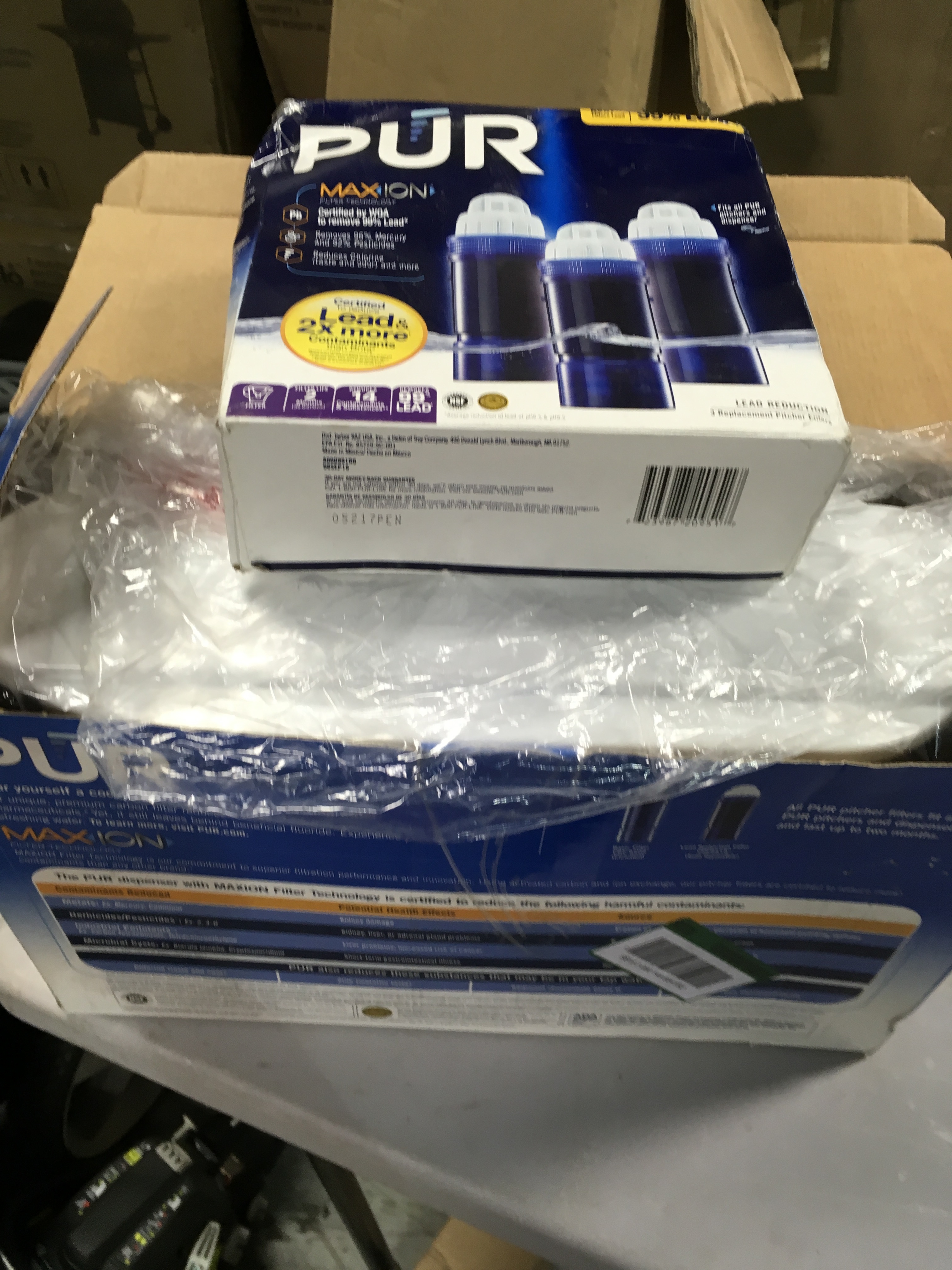 PUR Classic 18-Cup Dispenser Filtration System & PUR Ultimate Lead Reducing Replacement Filter for PUR Pitchers (3-Pack) in good condition