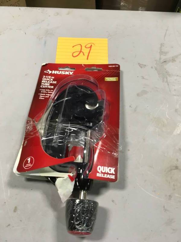 lot 29 image: Husky 2-18 in. Quick-Release Tube Cutter  in good condition