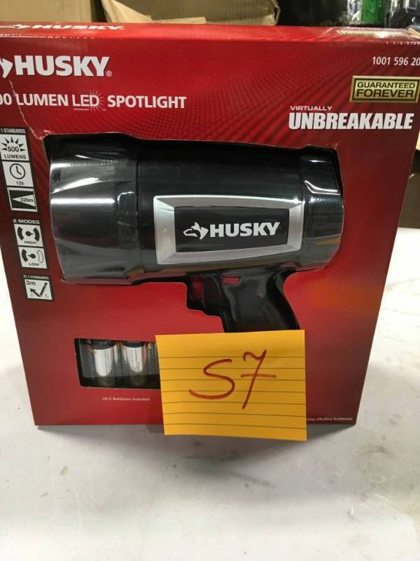 lot 57 image: HUSKY 500 Lumen LED SPOTLIGHT 1001 596 206 Virtually Unbreakable WITH BATTERIES  in good condition