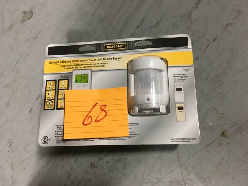 lot 68 image: SunSmart 8 Amp In-Wall Digital Timer t in good condition
