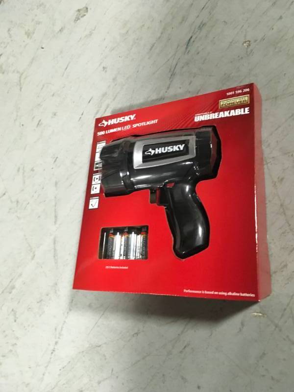 lot 6 image: HUSKY 500 Lumen LED SPOTLIGHT 1001 596 206 Virtually Unbreakable WITH BATTERIES new
