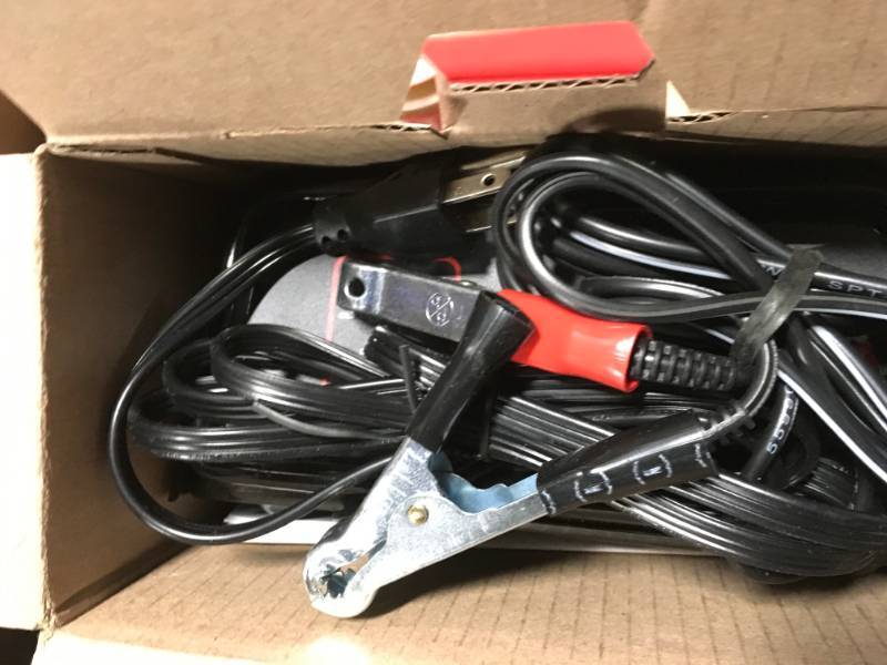 lot 22 image: Schumacher Battery Extender 6-Volt or 12-Volt, 8 Amp Battery ChargerMaintainer  in good condition