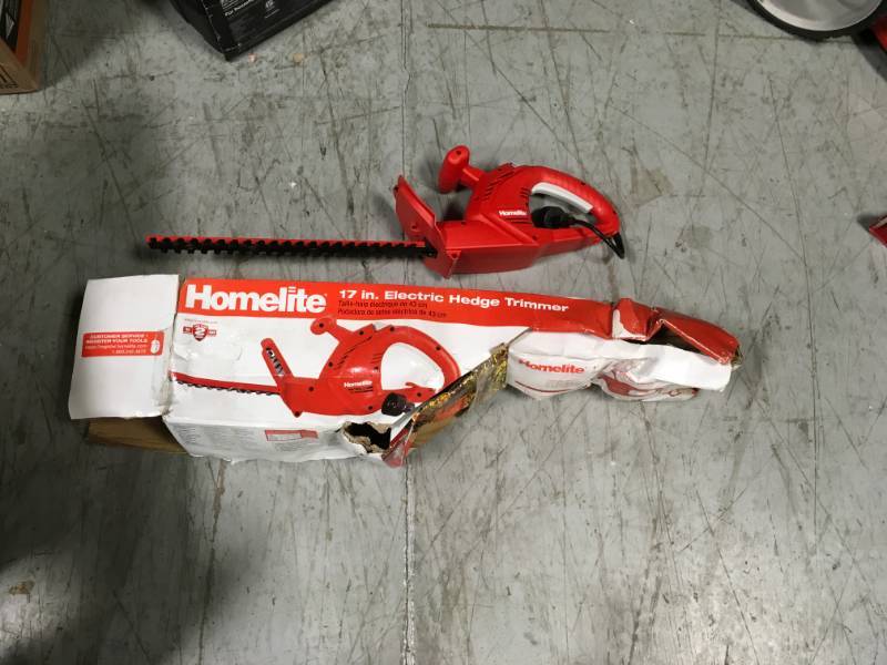 lot 48 image: Homelite 17 in. 2.7 Amp Electric Hedge Trimmer  in good condition