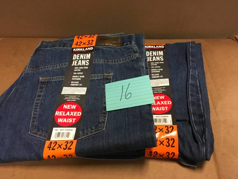lot 16 image: KIRKLAND DENIM JEANS NEW RELAXED WAIST 42 X 32 (2) not used