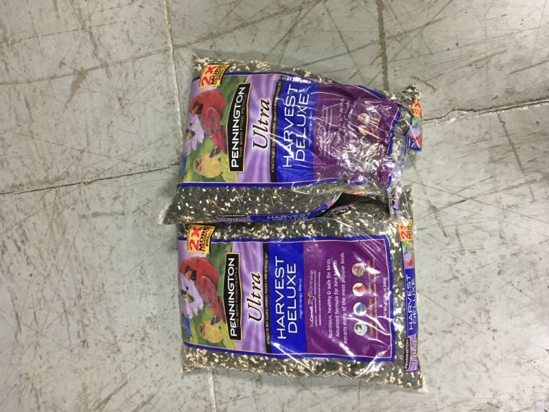 lot 52 image: Lot of 2 New Pennington 10-lb Bird Food Bag (Black Oil Sunflower) 2149601787
