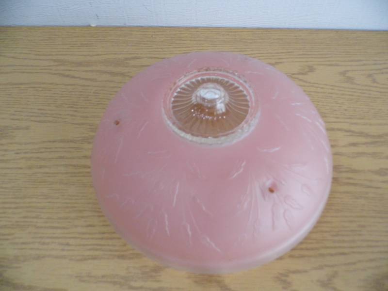lot 5 image: Vintage Pink Glass Light Shade