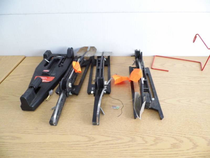 lot 11 image: Fishing Tip ups