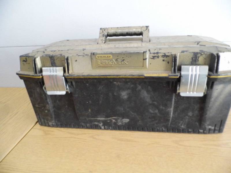 lot 20 image: Stanley Toolbox