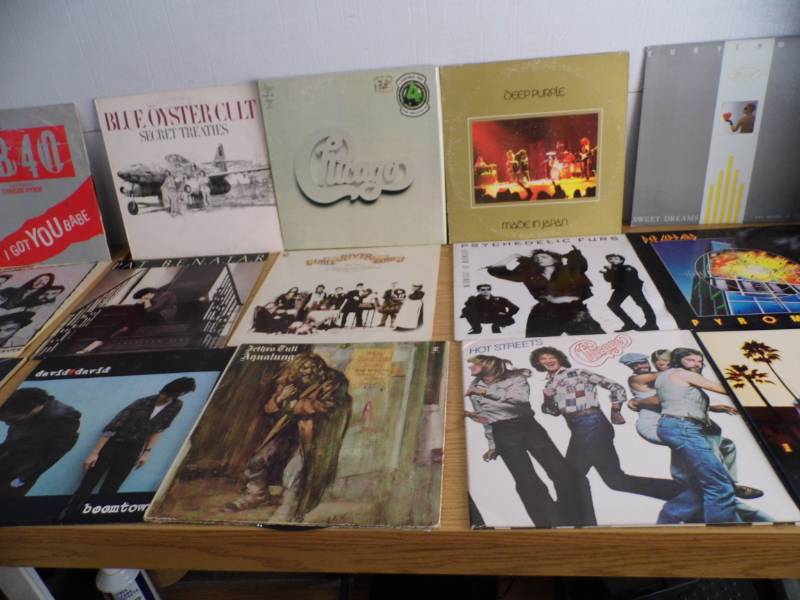 lot 22 image: Lot of 15 Albums