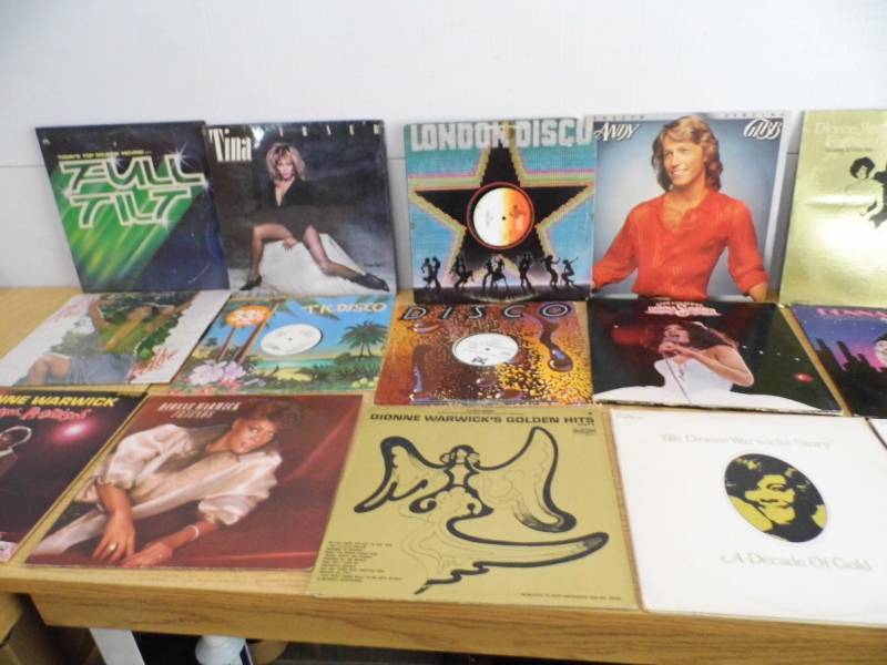 lot 26 image: Lot of 27 Albums