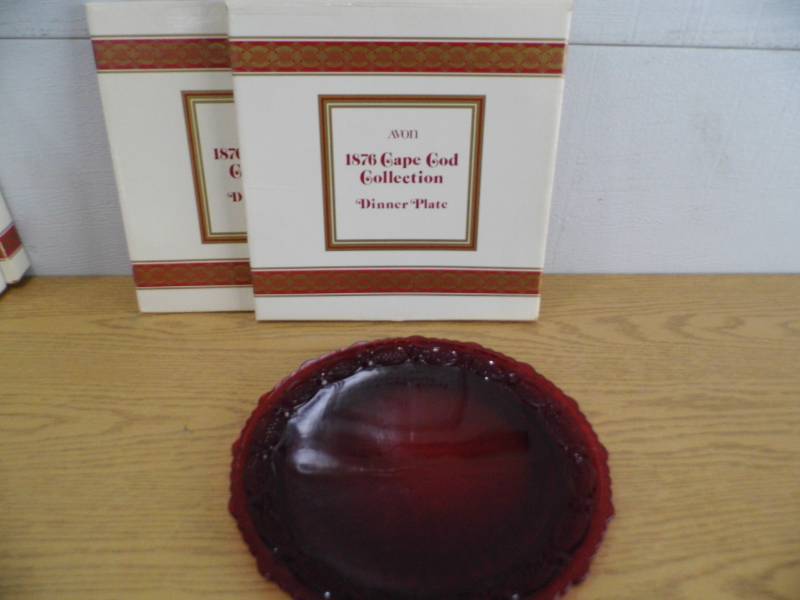 lot 30 image: Avon Cape Cod -Dinner Plates