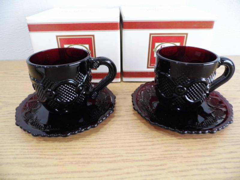 lot 39 image: Avon Cape Cod - Cups  Saucers