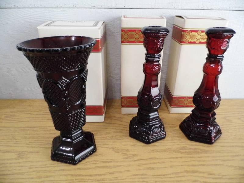 lot 40 image: Avon Cape Cod - Vase - Candle Sticks