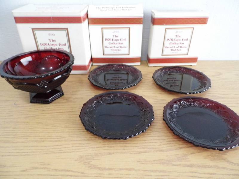 lot 41 image: Avon Cape Cod - Candy Dish - BreadButter Dish Sets