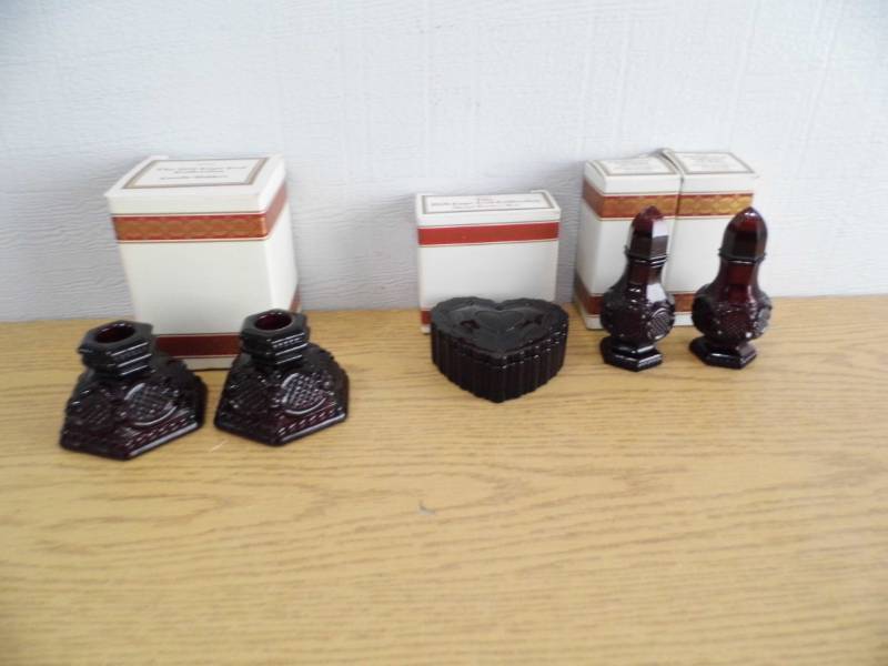 lot 49 image: Avon Cape Cod - Candle Holders - Trinket Box