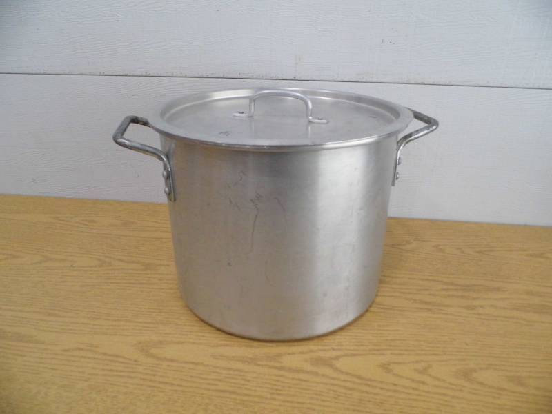 lot 60 image: Stainless Stell Stock Pot