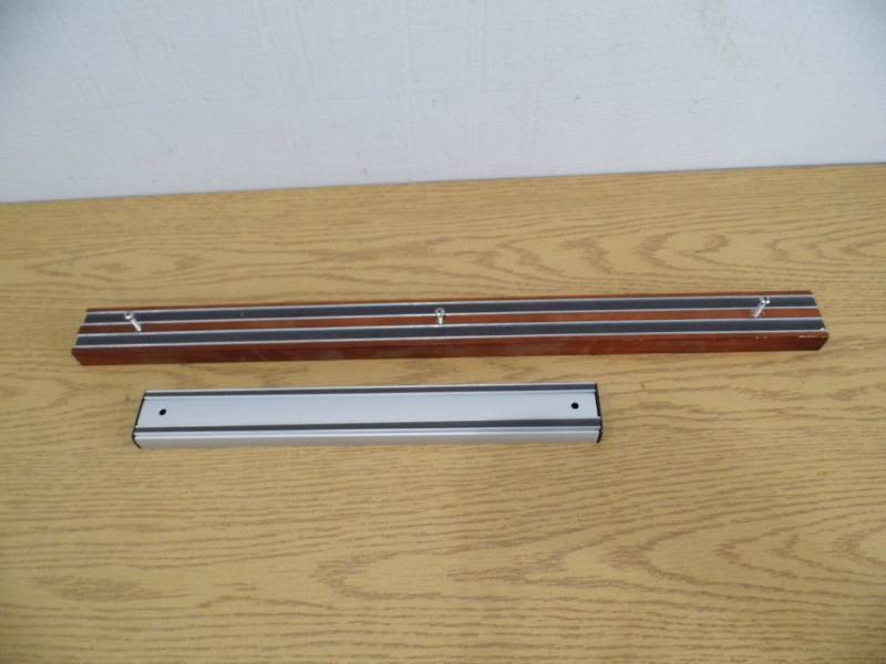 lot 62 image: Magnetic Knife Holders