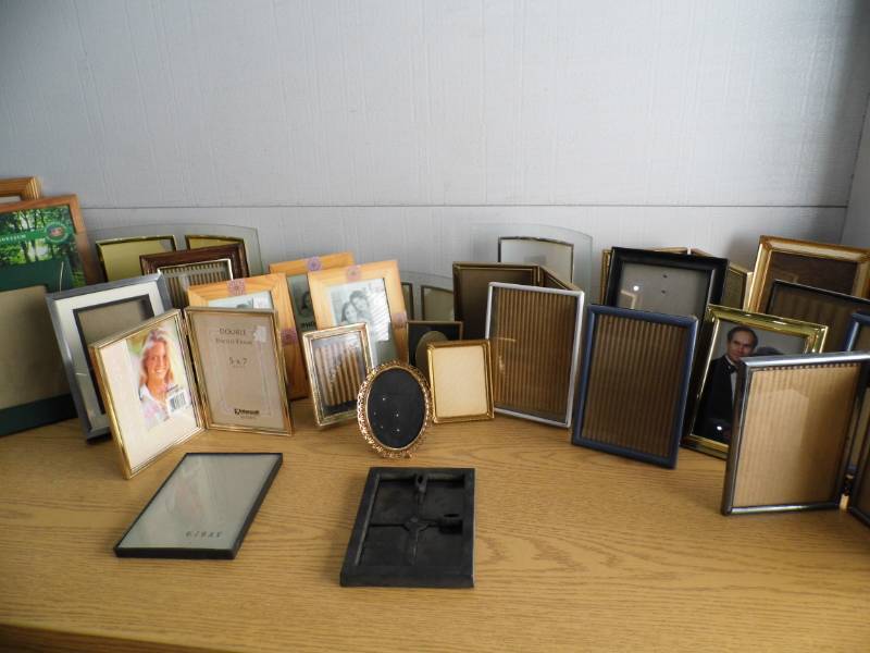 lot 73 image: Frames