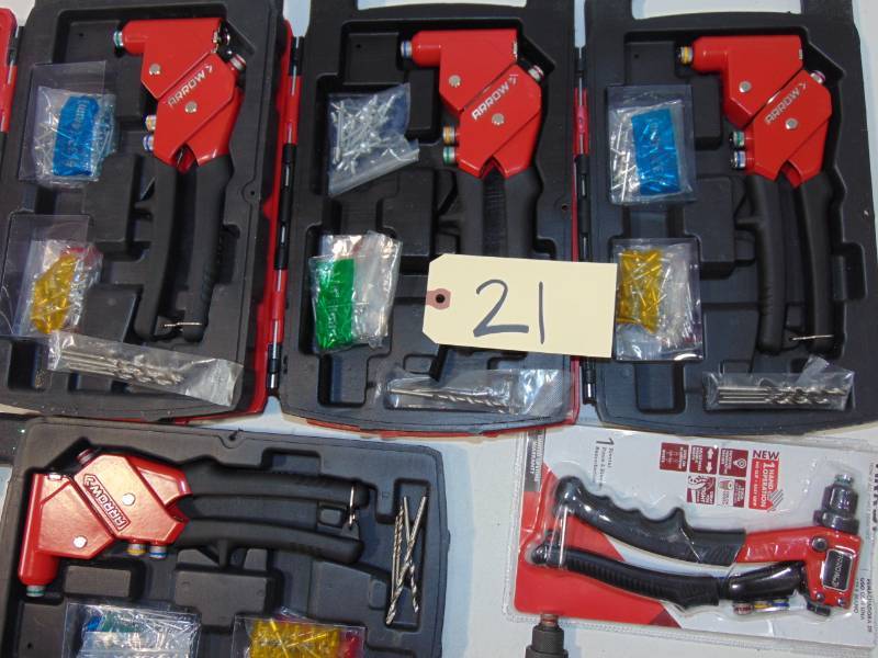 lot 21 image: Arrow Fastener 1-Handed Swivel Riveter Kits