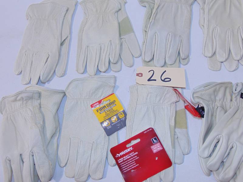 lot 26 image: 11 Pair Pigskin Goat  Leather Gloves Large