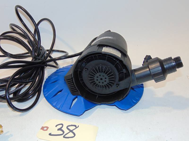 lot 38 image: automatic submersible utility pump