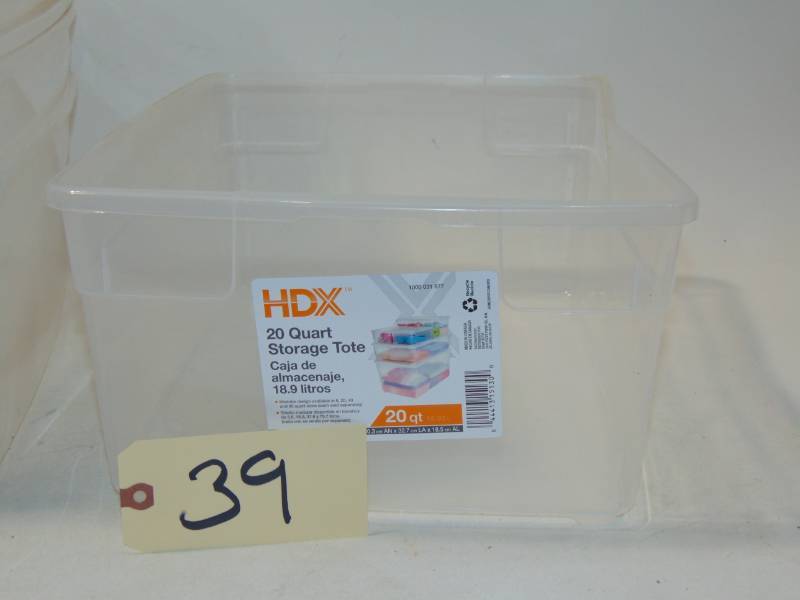 lot 39 image: 12 Tubs