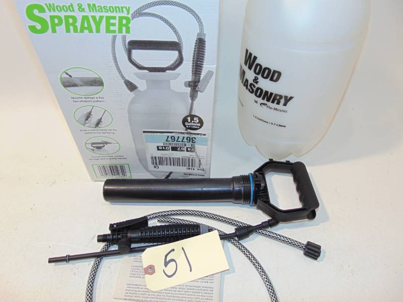 lot 51 image: 1.5 gal. Deck Sprayer